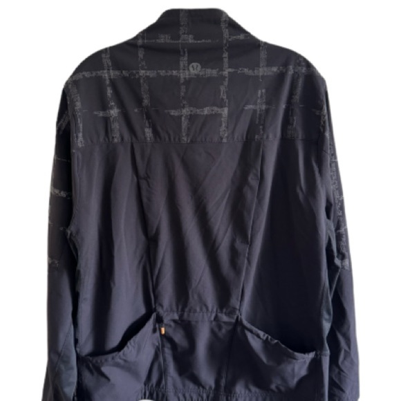 Rare Lululemon Cycling Jacket Black Zip Closure Reflective Pockets Compass Med - Picture 4 of 13